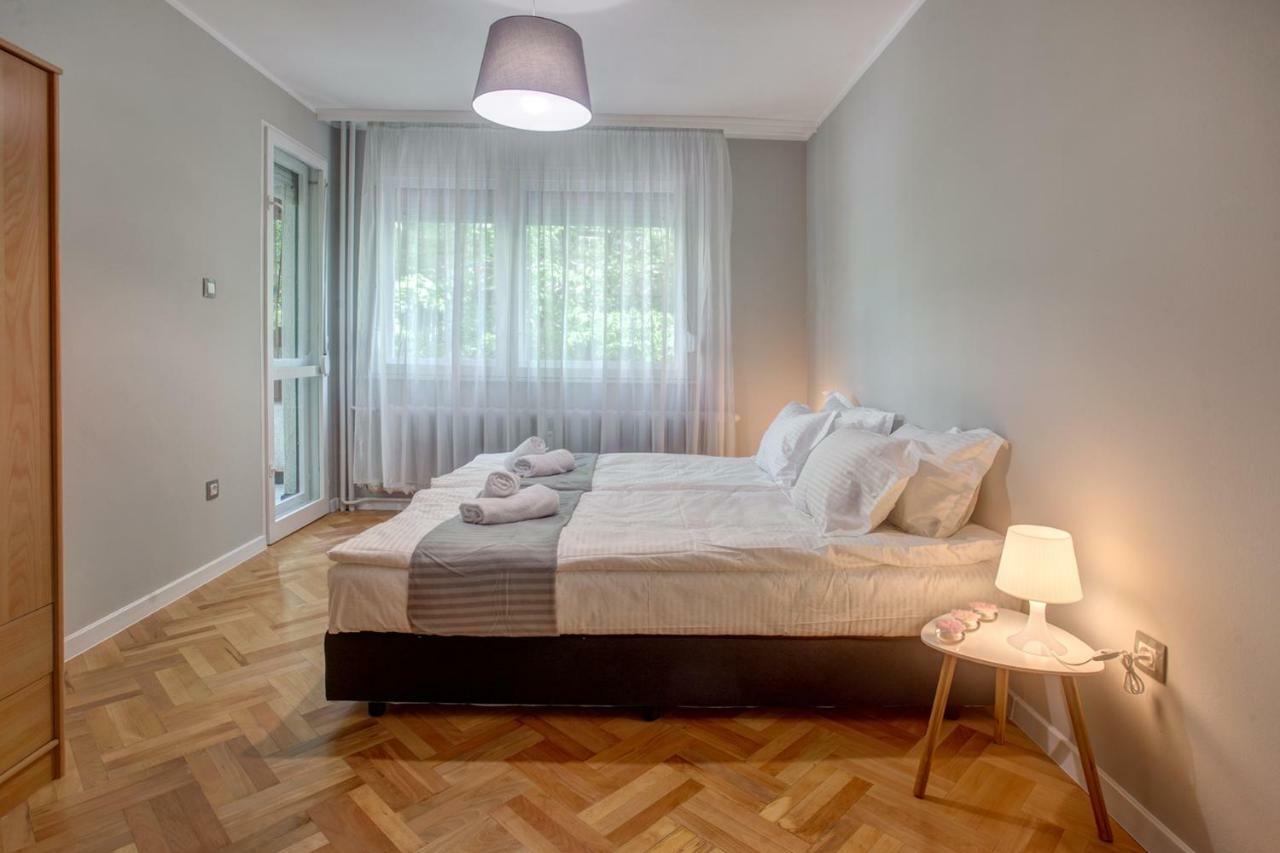 Spacious Flat Close To The American Embassy Sofia Esterno foto