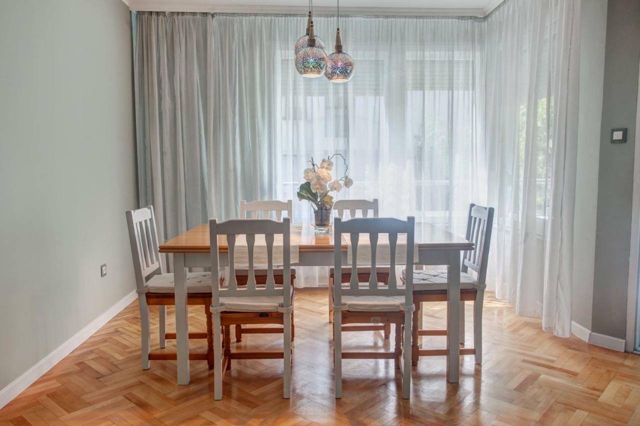 Spacious Flat Close To The American Embassy Sofia Esterno foto