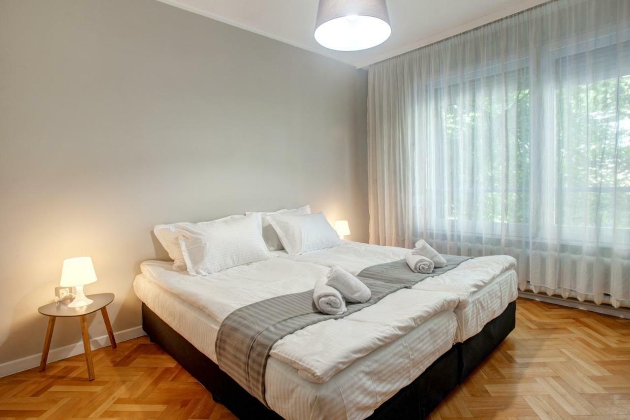 Spacious Flat Close To The American Embassy Sofia Esterno foto