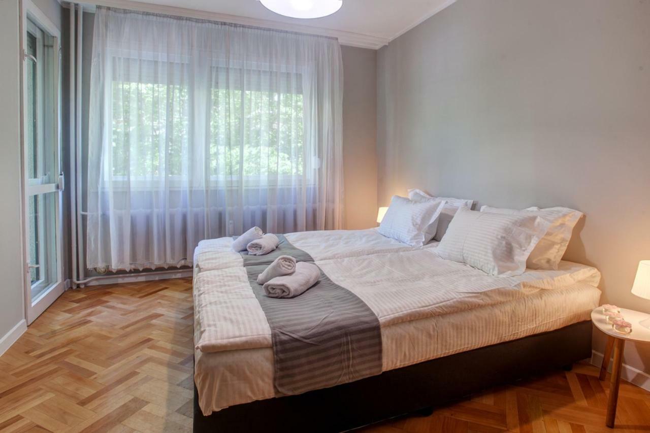 Spacious Flat Close To The American Embassy Sofia Esterno foto